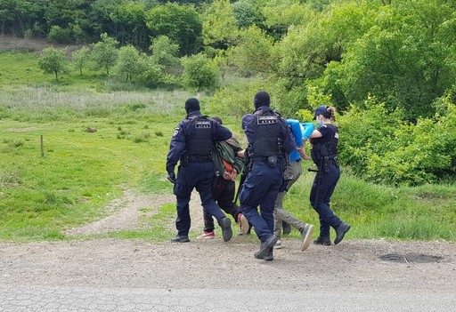 Cetăţenii marocani care au fugit dintr-un centru de carantină din Arad au fost prinşi