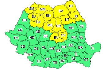 Cod galben de ploi, însoţite de descărcări electrice şi intensificări ale vântului, în 13 judeţe