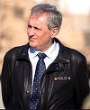 Vela anunţă că a aprobat zboruri charter pentru mai multe destinaţii. El i-a transmis unei femei care a întrebat despre reluarea zborurilor din Spania ca, dacă vrea să vină cu o astfel de cursă, să sune la consulat şi să spună că a vorbit cu el