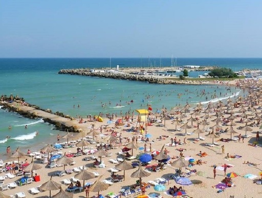 Accesul pe plajele concesionate se va face cu rezervare, telefonică sau online/ Şezlongurile trebuie dezinfectate înainte de a fi folosite de noi clienţi