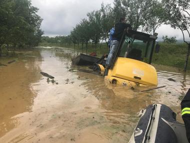 Marcel Vela anunţă că este nevoie de o mobilizare suplimentară în judeţele unde au fost emise avertizări hidrologice de cod portocaliu şi cod roşu/ IGSU: Efectivele din Caraş-Severin şi Timiş au fost suplimentate

