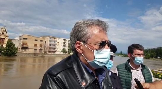 Marcel Vela: În Lugoj au început să scadă cotele Timişului, dar suntem vigilenţi pentru că în amonte este avertizare cod roşu de ploi - FOTO, VIDEO