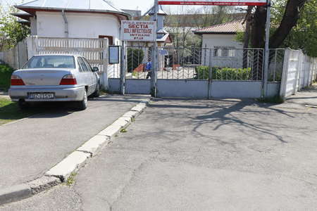 Nelu Tătaru, în vizită la Spitalul Municipal Râmnicu Sărat/ Unitatea medicală a reorganizat paturile, astfel încât să poată primi până la 190 de pacienţi cu coronavirus 