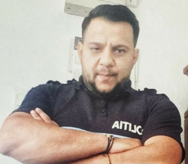 Poliţist în pijamale, fugind pe străzile din Târgu Jiu - Bărbatul dormea, în prima zi de concediu, când a fost trezit de strigătele unei femei care era jefuită/ A prins suspectul după o cursă printre blocuri/ Suspectul a ameninţat că sună la Poliţie