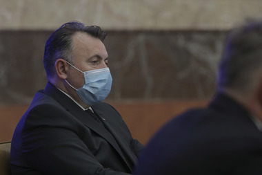 UPDATE - Ministrul Sănătăţii a cerut întrunirea Consiliului de Administraţie al Unifarm pentru a lua ”deciziile” în ceea ce-l priveşte pe directorul Adrian Ionel, plasat sub control judiciar de către DNA