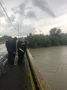ISU Botoşani: 40 de gospodării, cu 89 de persoane, se află în zona inundabilă din Rădăuţi Prut/ Prutul a depăşit cu 170 de centimetri cota de inundaţie