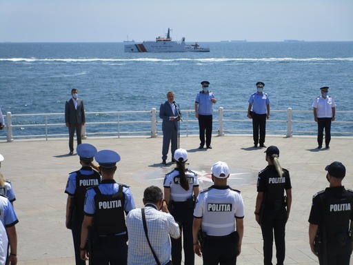 Vela, la Constanţa: Sper să nu ajungă în situaţia în care să se închidă plaje/ Aglomeraţia a fost permisă, pentru că poliţia şi echipajele de poliţie nu au fost poate foarte bine organizate aici pe litoral