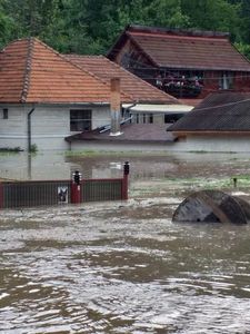 Apele Române: Proiect de apărare împotriva inundaţiilor în bazinul hidrografic Mureş, în valoare de 49,29 milioane de euro/ Prin implementarea proiectului ar fi evitate anual pagube de 7 milioane de euro