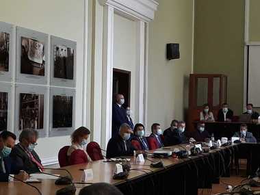 Preşedintele CJ Timiş, prezent, deşi nu a fost invitat, la prezentarea unor proiecte de infrastructură la care au participat Bode şi Vela: Vă doresc succes în implementare/ Aici este vorba despre proiecte de dezvoltare importante pentru judeţ