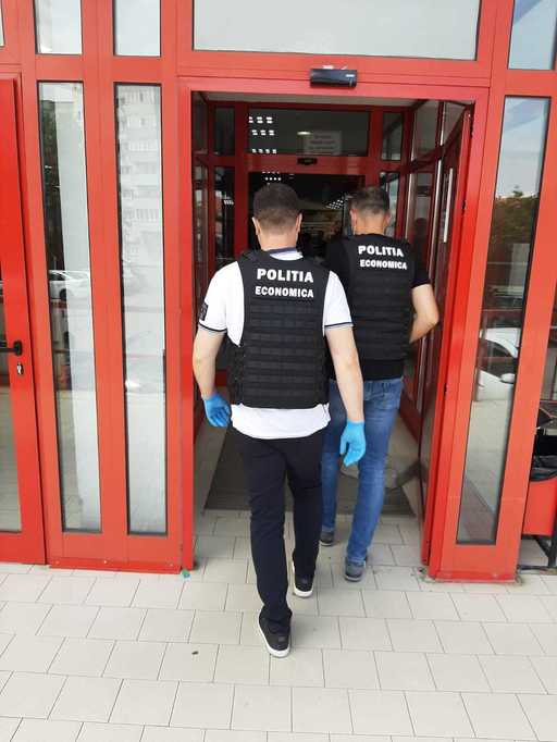 Ministerul de Interne: 4.819 firme, controlate sâmbătă pentru respectarea măsurilor de protecţie sanitară/ S-au dat peste 2.000 de amenzi, în valoare de 748.050 lei/ Cele mai multe sancţiuni, pentru nerespectarea măsurilor de protecţie individuală