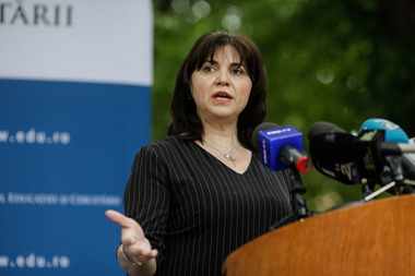Ministrul Educaţiei, Monica Anisie: Sunt şanse mici ca şcoala să înceapă în regim normal din toamnă. Ce scenarii sunt luate în calcul