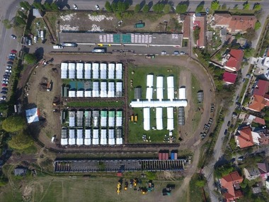 Spitalul de campanie amplasat pe un stadion din Timisoara va fi funcţional de săptămâna viitoare/ Unitatea este operaţionalizată din cauza creşterii numărului de cazuri de coronavirus