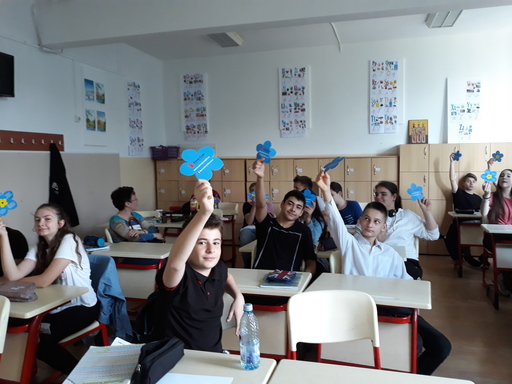 Studiu Salvaţi Copiii - Elevii au resimţit plictiseală, oboseală, tristeţe şi furie în urma închiderii şcolilor. Aproape jumătate dintre copii nu au acces la o tabletă sau la un computer