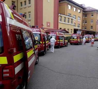 Raed Arafat anunţă că în Bucureşti nu au mai existat locuri nici pentru bolnavii simptomatici: Decizia a fost ”Hai să găsim încă două spitale”/ 5% dintre pacienţi ajung la Terapie Intensivă, iar 20-30% au nevoie de asistenţă medicală serioasă