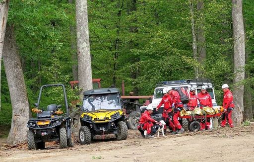 UPDATE - Acţiune de salvare a 17 turişti români şi străini, blocaţi în Munţii Rodnei/ Unul dintre ei a fost lovit de trăsnet/ El a fost găsit decedat 
