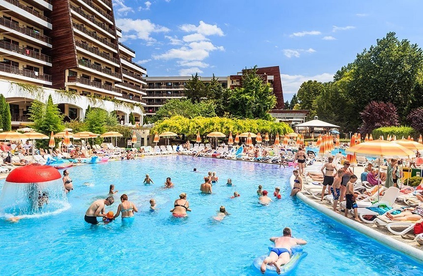 ANALIZĂ: Bulgaria este câştigătoarea turismului în regiune, atrăgând jumătate din turiştii care alegeau în mod normal Turcia sau Grecia. Reducerile ajung la 30%