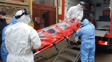 UPDATE - Sindicatul Europol: Poliţist infectat cu Covid-19, lăsat în agonie de DSP/ Ambulanţa a venit după 48 de ore/ Poliţistul, soţia sa şi cei doi copii au fost trimişi acasă în izolare, întrucât nu mai sunt locuri/ Şefa DSP Bucureşti a intervenit 