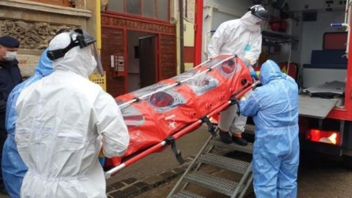 UPDATE - Sindicatul Europol: Poliţist infectat cu Covid-19, lăsat în agonie de DSP/ Ambulanţa a venit după 48 de ore/ Poliţistul, soţia sa şi cei doi copii au fost trimişi acasă în izolare, întrucât nu mai sunt locuri/ Şefa DSP Bucureşti a intervenit 