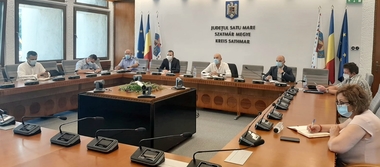 Satu Mare – Masca de protecţie, obligatorie în pieţele şi târgurile din judeţ/ Terasele şi cluburile se închid la ora 23.00