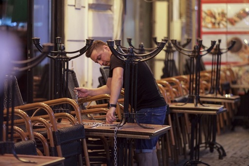  Prima seară în care terasele s-au închis la ora 23:00 în Centrul Vechi al Capitalei - FOTO