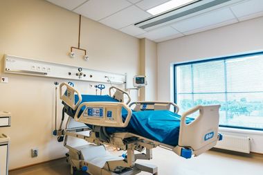 Bacău: Primarul anunţă că nu mai sunt locuri în spital pentru pacienţii cu coronavirus şi face apel la autorităţile centrale să autorizeze un spaţiu amenajat încă din luna martie pentru astfel de situaţii