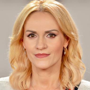 Gabriela Firea a felicitat angajaţii din subordine care s-au ocupat de achiziţii ”la preţuri corecte” pe durata pandemiei, ”spre deosebire de Ministerul Sănătăţii şi DSP, care au făcut jaf la drumul mare - VIDEO