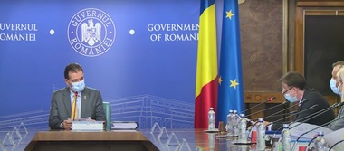 Orban anunţă că în CNSU vor fi adoptate deciziile privind reluarea activităţilor culturale în spaţii închise şi privind redeschiderea restaurantelor în interior
