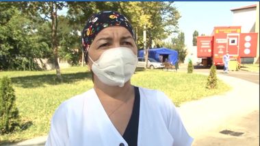 Cadru medical de la Spitalul de Boli Infecţioase Timişoara: Vedem zilnic cum mor oamenii, vedem cum suferă, vedem cum nu pot să respire. Alţii merg în concediu şi ne spun că acest coronavirus nu există - VIDEO