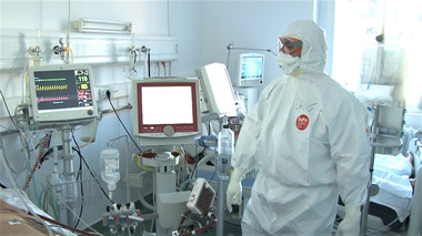 Medicii de la Spitalul de Boli Infecţioase din Timişoara propun ”plămânul artificial” pentru tratarea leziunilor grave ale aparatului respirator/ Dispozitivul este folosit şi în cazul pacienţilor cu COVID-19