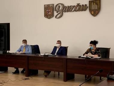 Institutul Naţional de Sănătate Publică a permis DSP Buzău să recalculeze incidenţa cumulată a cazurilor de coronavirus din unele localităţi, eleminând cazurile înregistrate în azilurile de bătrâni care sunt izolate