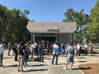 REPORTAJ. „O zi istorică” - Linia de metrou M5, inaugurată cu urale şi aplauze. Zeci de călători, în primul tren spre Drumul Taberei - FOTO, VIDEO