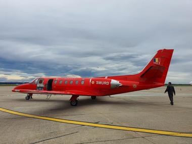 Pacient cu tumoare cerebrală, transportat în Germania cu aeronava Cessna Citation V