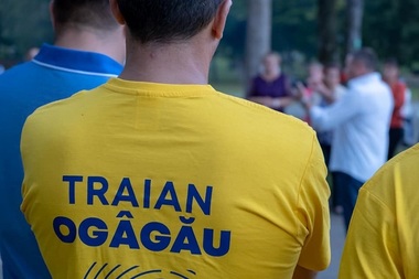 Autoritatea pentru Protecţia Drepturilor Copilului intervine în cazul primarului din Sângeorz-Băi care şi-a filmat fiica în timp ce o pedepsea, ţinând-o dezbrăcată, în genunchi şi solicită sesizarea organelor de cercetare penală / Şi Poliţia s-a sesizat