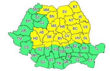 Cod galben de ploi şi intensificări ale vântului, până miercuri dimineaţă, în Moldova, local în Transilvania, Maramureş şi la munte
