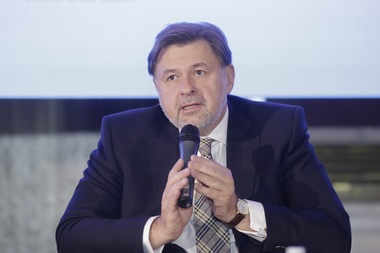 Profesorul Alexandru Rafila crede că recordul de îmbolnăviri cu noul coronavirus e cauzat de redeschiderea şcolilor: Rămâne să vedem dacă în zilele următoare ne stabilizăm sau creşterea va continua