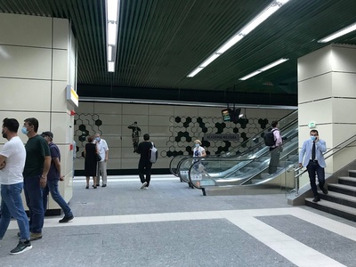UPDATE - Scurgere de apă din plafonul staţiei de metrou Eroilor 2/ Metrorex: Din cauza unei avarii la o conductă, s-au înregistrat uşoare acumulări de apă pe peron/ Precizări de natură tehnică transmise de Metrorex