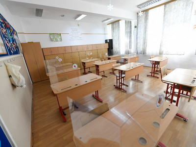 Încă o şcoală din Buzău trece la predarea exclusiv online