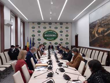 Suceava: Restaurantele şi cafenelele din nouă localităţi, printre care şi municipiul reşedinţă de judeţ, închise. Masca de protecţie devine obligatorie în localităţile respective la 50 de metri de şcoli şi grădiniţe
