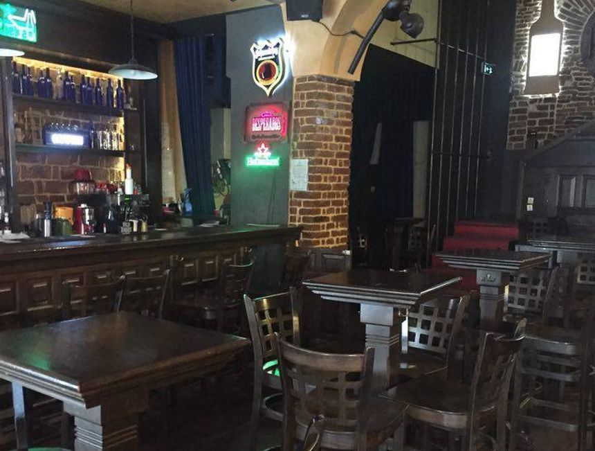 Activitatea restaurantelor şi cafenelelor din interiorul clădirilor, suspendată la Cluj-Napoca şi în alte 13 localităţi din judeţ, după creşterea numărului de cazuri de COVID-19