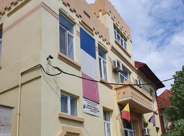 Constanţa: Inspectoratul Şcolar a stabilit că elevul care a căzut de etaj, la începutul lunii, făcea parte din grupa care desfăşura activităţi online