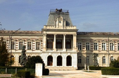 Călăraşi: Masca de protecţie devine obligatorie în spaţiile publice aglomerate şi în jurul şcolilor şi bisericilor / Judeţul ocupă penultimul loc în privinţa infectărilor, cu puţin peste o mie de cazuri de la debutul pandemiei