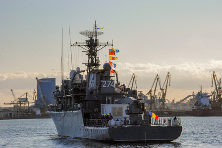 Zeci de marinari din Forţele Navale participă la un exerciţiu multinaţional în Marea Egee alături de militari din alte şapte ţări