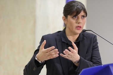 Kӧvesi: Pentru că vom avea mai mulţi bani care merg către statele membre va fi un risc mai mare pentru fraude. În sistemul medical, cu siguranţă numărul de cazuri  în această perioadă ar putea să crească