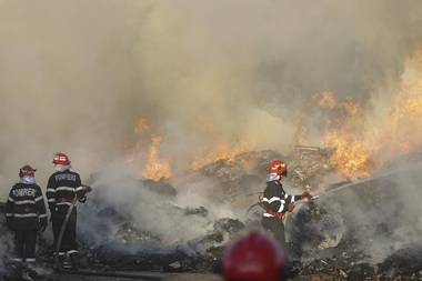 Nicuşor Dan: Trebuie să impunem, în Bucureşti, colectarea selectivă a deşeurilor