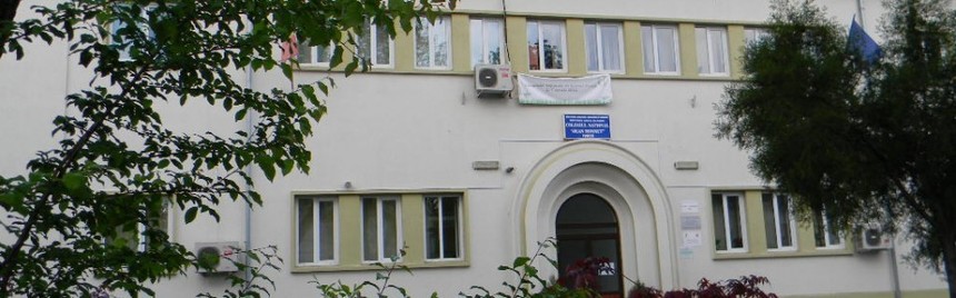 Ploieşti: Colegiul "Regina Maria”, care are peste 1.500 de elevi, trece la scenariul roşu după mai multe cazuri de COVID-19 la angajaţi şi copii