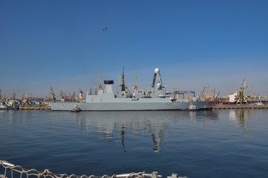 Peste 400 de marinari militari britanici şi români participă la un exerciţiu în Marea Neagră