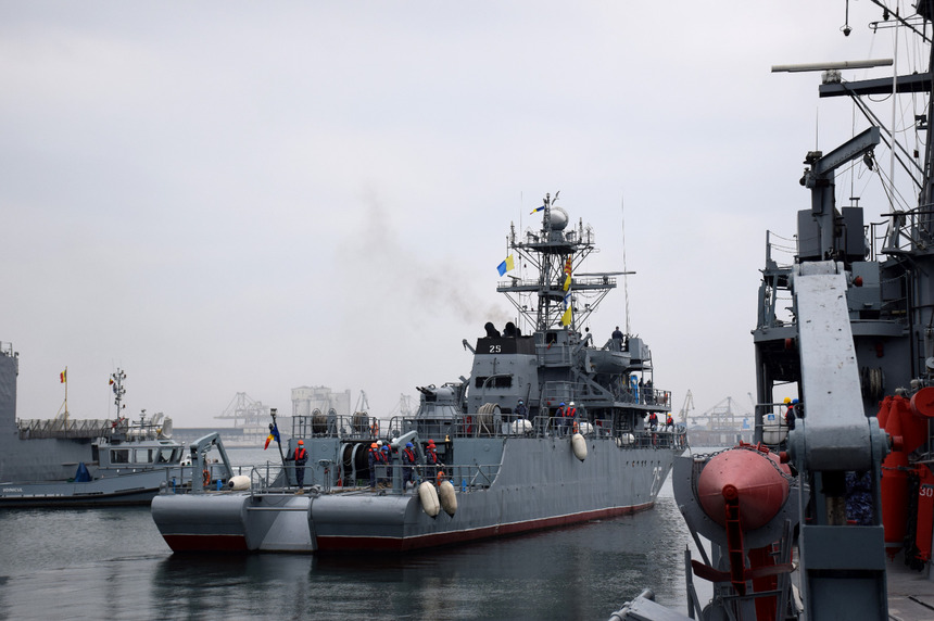 O navă militară românească se va integra într-o grupare NATO şi va participa la misiuni de asigurare a securităţii colective pe flancul estic al Alianţei