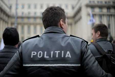 UPDATE - Sindicatul Europol reclamă o ”situaţie fără precedent”: Şefii Poliţiei Capitalei au chemat de acasă toţi poliţiştii din schimbul 1 sau care au terminat la ora 16:00, pentru a rămâne în serviciu până la ora 22:00/ Ordinul a fost revocat 