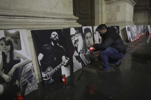 Lanţ uman de la Clubul Colectiv până la Curtea de Apel Bucureşti, la cinci ani de la tragedie - FOTO