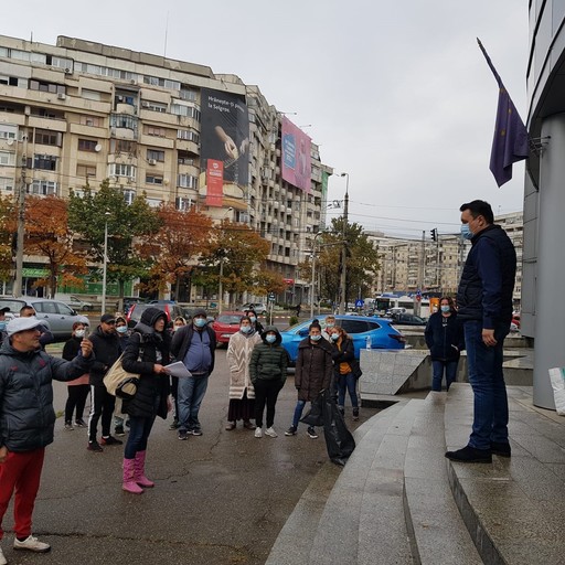 Ploieşti: Asistaţi social, revoltaţi că au fost cooptaţi în programul curăţenie generală început în oraş. Noul primar le-a transmis că dacă refuză să muncească nu vor mai primi bani
